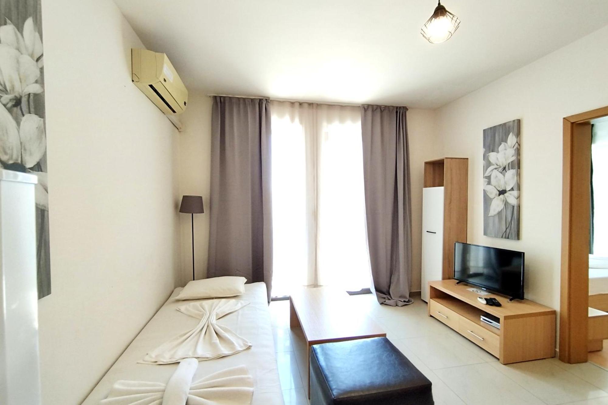 New Line Village Apartments Sunny Beach Exterior photo